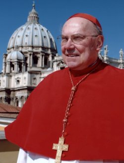 El cardenal Levada pide que la Biblia sea leída en la Tradición de la Iglesia